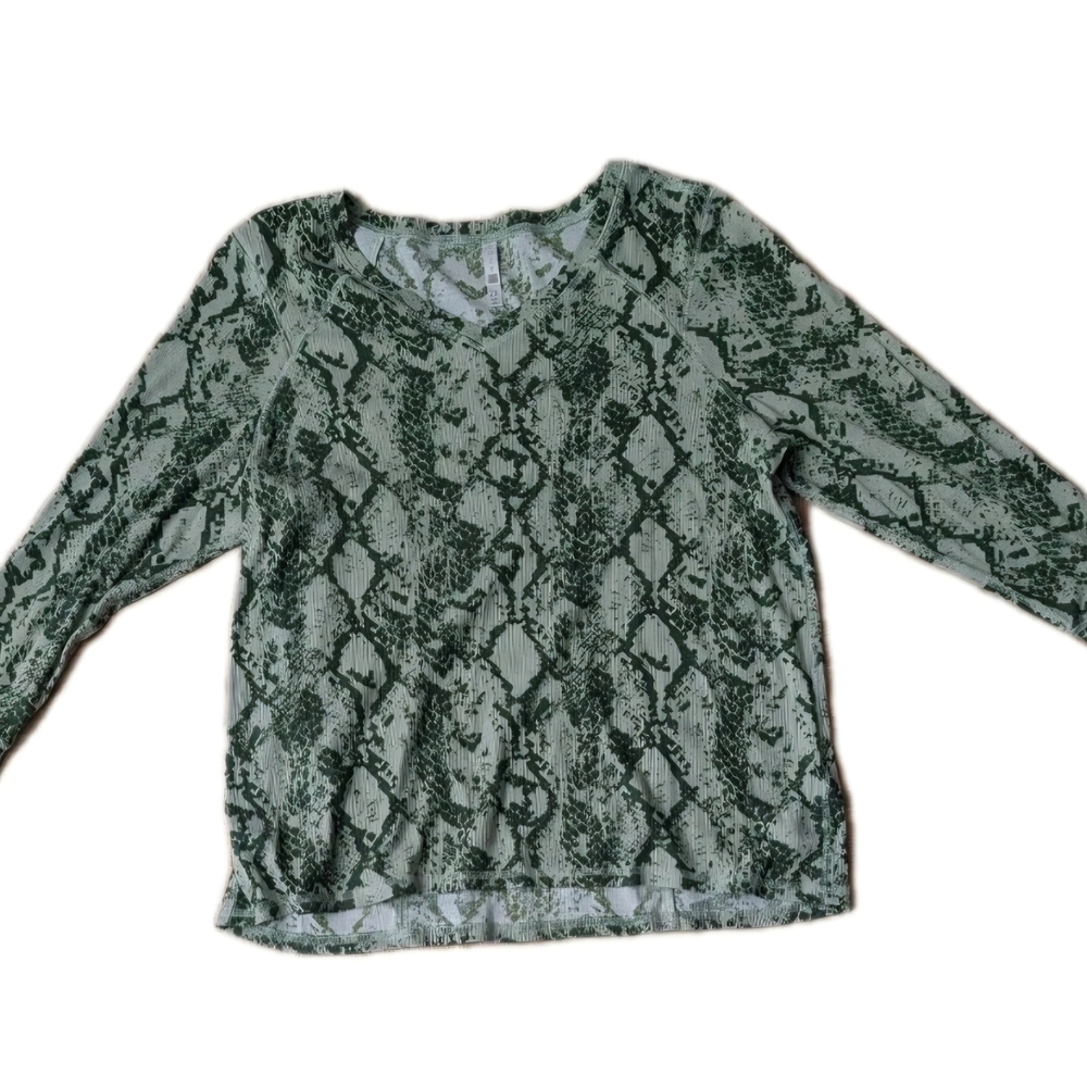 LuLaRoe Green Snake Print V-Neck Pullover
